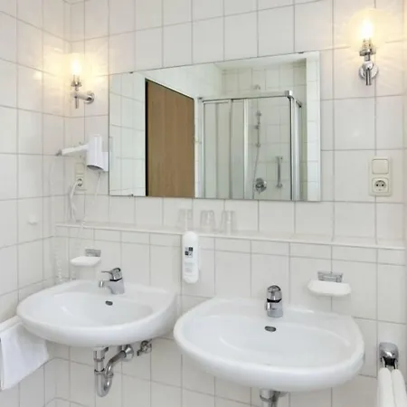 Europarkhotel International Hotell 4*