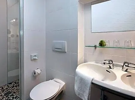 Europarkhotel International فندق 4*