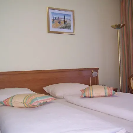 Europarkhotel International فندق