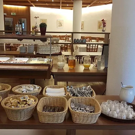 Europarkhotel International Hotel 4*